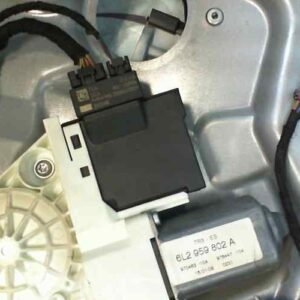 ELEVALUNAS DELANTERO IZQUIERDO SEAT CORDOBA BERLINA