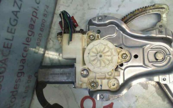 ELEVALUNAS DELANTERO DERECHO TOYOTA AVENSIS BERLINA