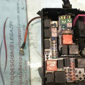 CAJA RELES / FUSIBLES OPEL CORSA D