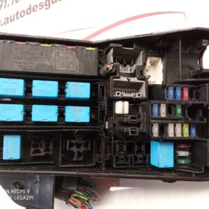 CAJA RELES / FUSIBLES LEXUS IS200