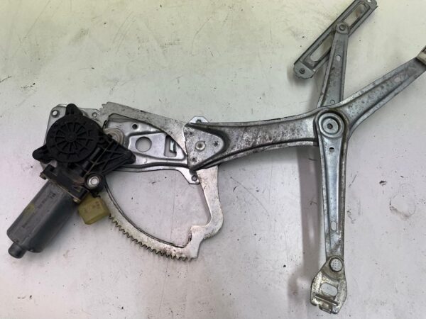 ELEVALUNAS DELANTERO IZQUIERDO MERCEDES CLASE E  BERLINA DIESEL
