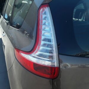 PILOTO TRASERO IZQUIERDO RENAULT SCENIC III