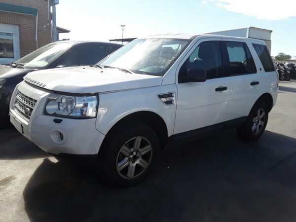 PARAGOLPES DELANTERO LAND ROVER FREELANDER
