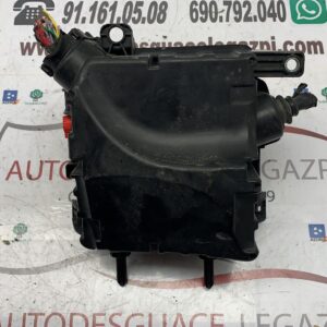 CAJA RELES / FUSIBLES RENAULT MEGANE III BERLINA 5 P