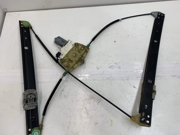 ELEVALUNAS DELANTERO DERECHO AUDI Q7