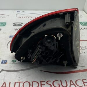 PILOTO TRASERO DERECHO SEAT LEON
