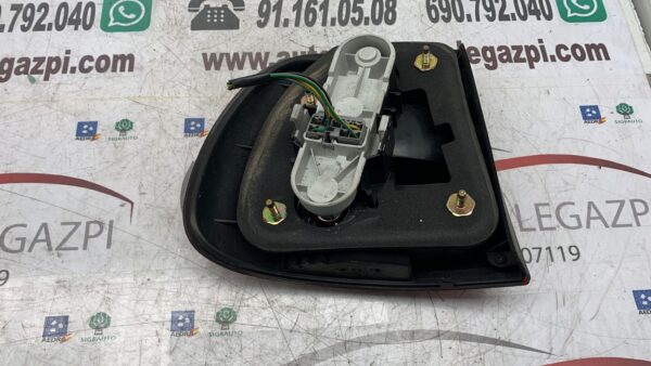 PILOTO TRASERO DERECHO VOLVO V40 FAMILIAR