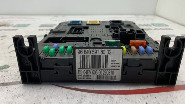 CAJA RELES / FUSIBLES CITROEN C4 BERLINA