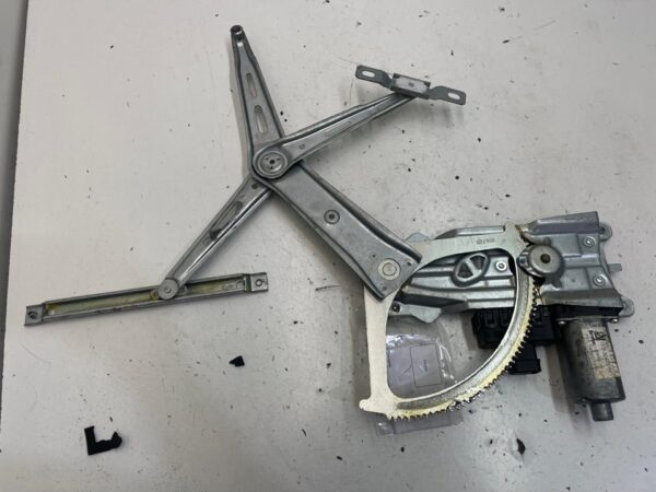 ELEVALUNAS DELANTERO DERECHO OPEL ZAFIRA B