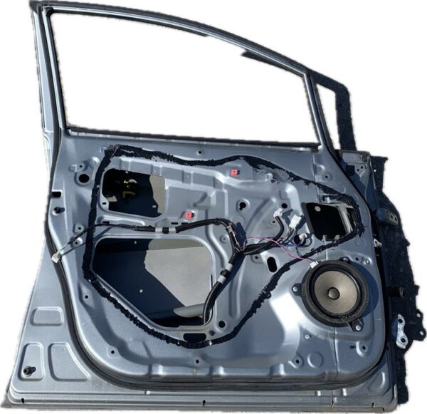PUERTA DELANTERA IZQUIERDA TOYOTA VERSO