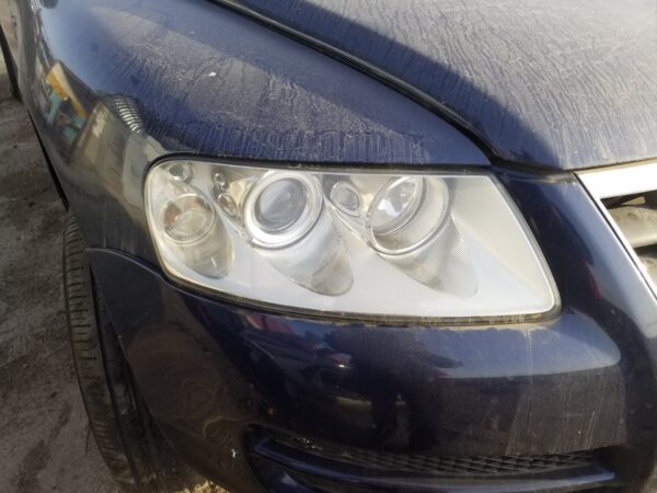 FARO DERECHO VOLKSWAGEN TOUAREG