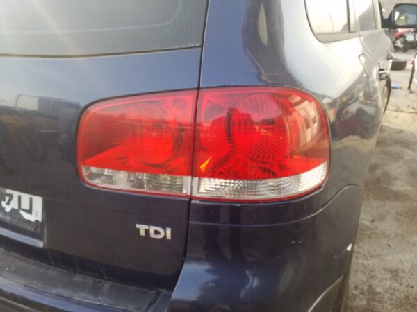 PILOTO TRASERO DERECHO VOLKSWAGEN TOUAREG