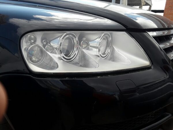 FARO DERECHO VOLKSWAGEN TOUAREG