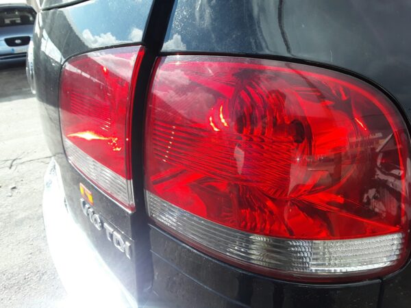 PILOTO TRASERO DERECHO VOLKSWAGEN TOUAREG