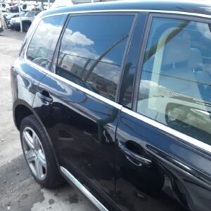 PUERTA TRASERA DERECHA VOLKSWAGEN TOUAREG