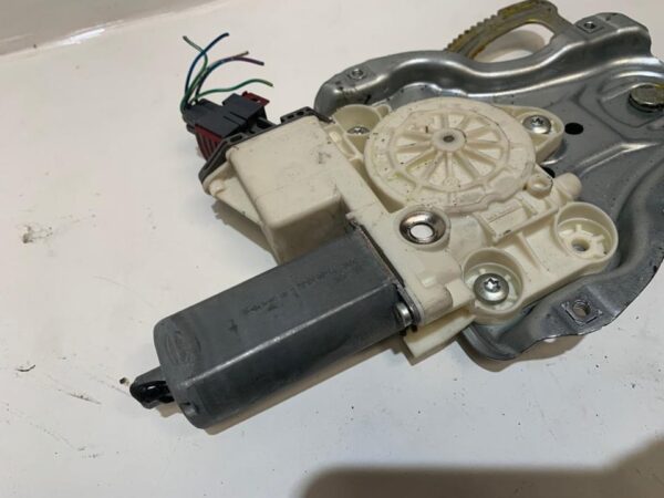 ELEVALUNAS DELANTERO IZQUIERDO TOYOTA AVENSIS BERLINA
