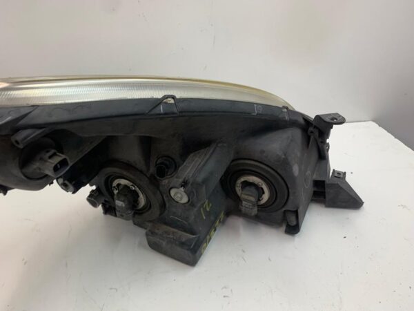 FARO IZQUIERDO TOYOTA COROLLA VERSO