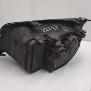 FARO DERECHO VOLKSWAGEN BORA BERLINA
