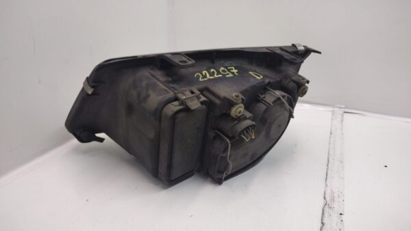 FARO DERECHO VOLKSWAGEN BORA BERLINA