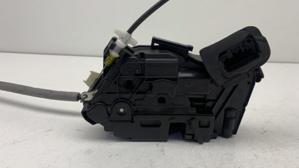CERRADURA PUERTA DELANTERA DERECHA VOLKSWAGEN POLO