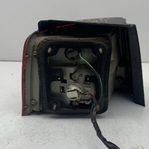 PILOTO TRASERO DERECHO KIA CARENS