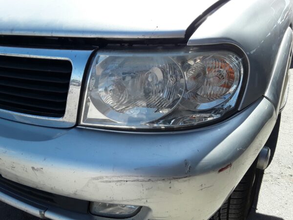 FARO IZQUIERDO TATA SAFARI