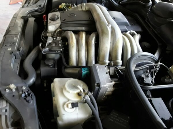 CONDENSADOR / RADIADOR  AIRE ACONDICIONADO MERCEDES CLASE E  BERLINA