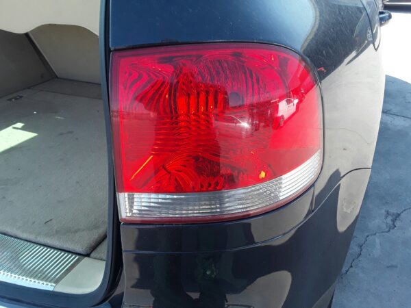 PILOTO TRASERO DERECHO VOLKSWAGEN TOUAREG
