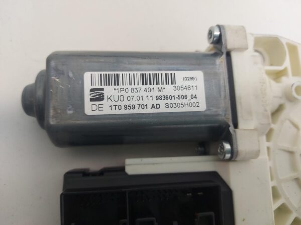 ELEVALUNAS DELANTERO IZQUIERDO SEAT LEON