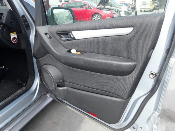 ELEVALUNAS DELANTERO DERECHO MERCEDES CLASE B