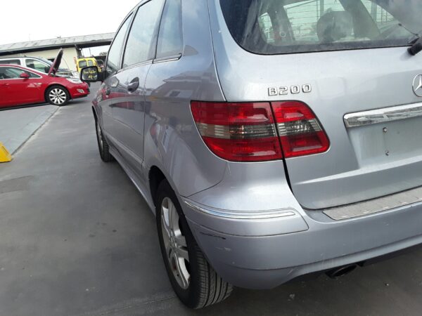 PILOTO TRASERO IZQUIERDO MERCEDES CLASE B