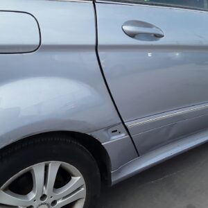 PUERTA TRASERA DERECHA MERCEDES CLASE B