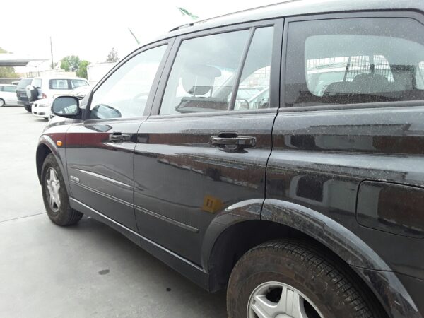 PUERTA TRASERA IZQUIERDA SSANGYONG KYRON