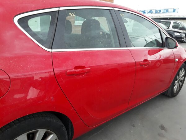 PUERTA TRASERA DERECHA OPEL ASTRA J LIM.