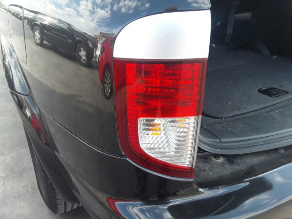 PILOTO TRASERO IZQUIERDO SSANGYONG KYRON