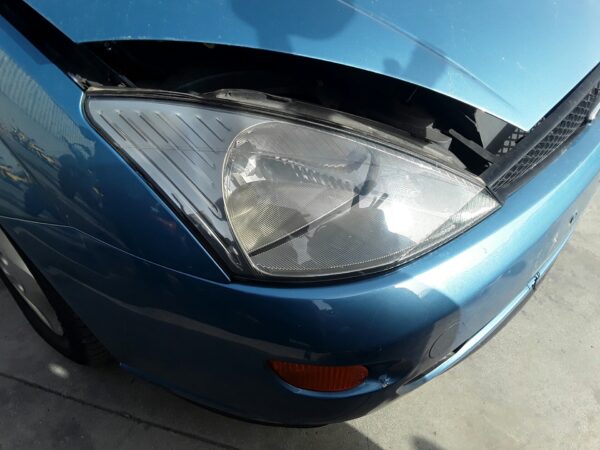FARO DERECHO FORD FOCUS BERLINA