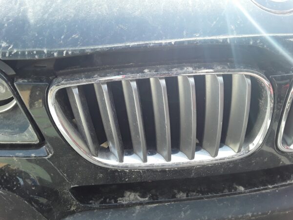 REJILLA PARAGOLPES DERECHA BMW X3