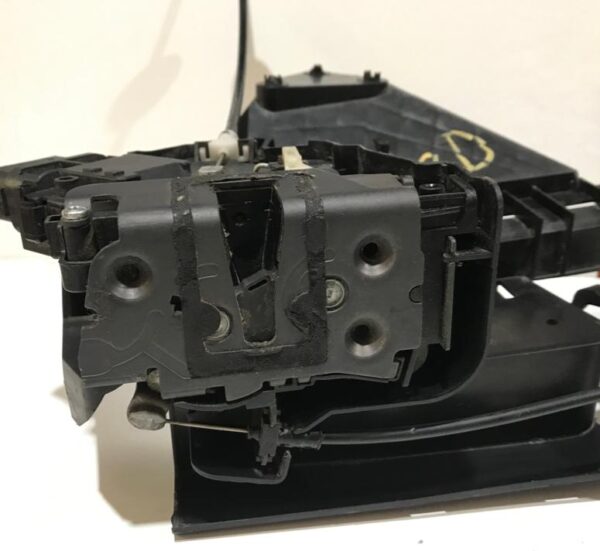 CERRADURA PUERTA DELANTERA DERECHA FORD FOCUS BERLINA