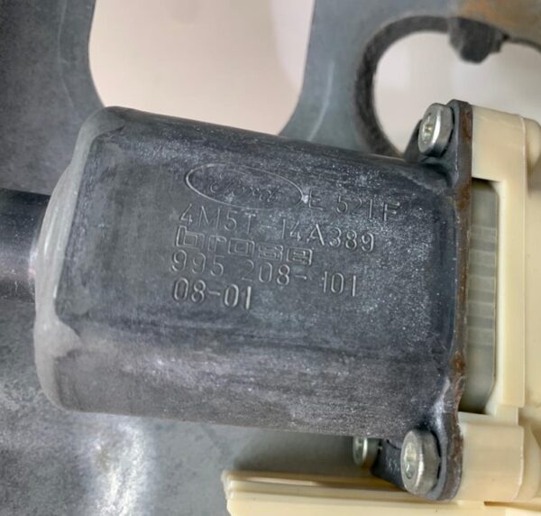 ELEVALUNAS DELANTERO DERECHO FORD FOCUS BERLINA