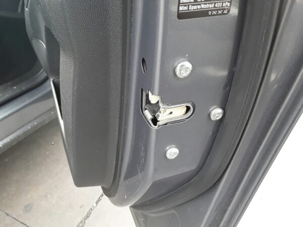 CERRADURA PUERTA DELANTERA DERECHA OPEL MERIVA B