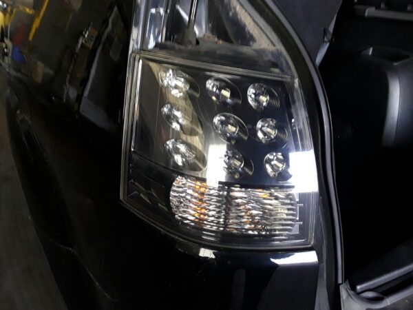 PILOTO TRASERO IZQUIERDO MITSUBISHI OUTLANDER