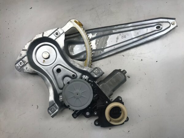 ELEVALUNAS TRASERO DERECHO TOYOTA VERSO