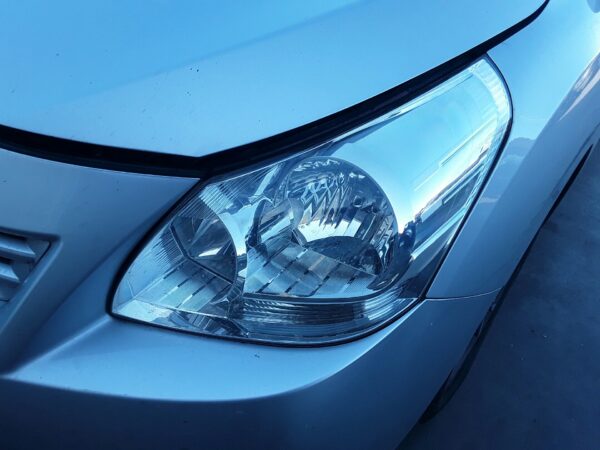 FARO IZQUIERDO TOYOTA VERSO