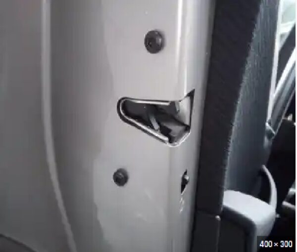 CERRADURA PUERTA TRASERA IZQUIERDA  BMW X1