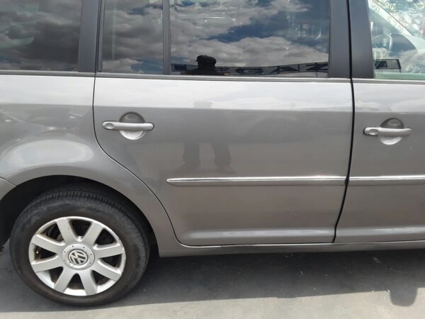 PUERTA TRASERA DERECHA VOLKSWAGEN TOURAN