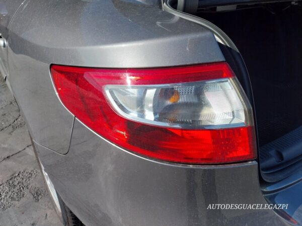 PILOTO TRASERO IZQUIERDO RENAULT FLUENCE