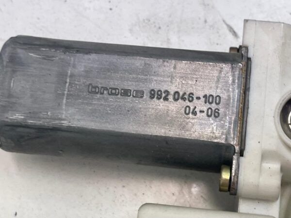 ELEVALUNAS DELANTERO DERECHO TOYOTA COROLLA