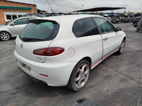 PARAGOLPES TRASERO ALFA ROMEO 147 - Imagen 2