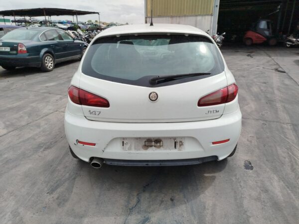 PARAGOLPES TRASERO ALFA ROMEO 147 - Imagen 3