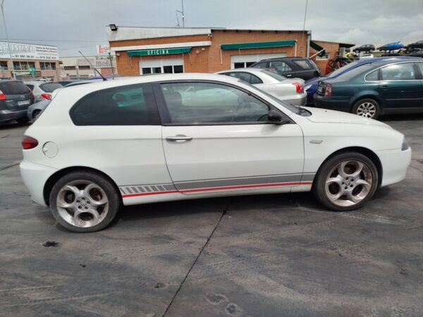 PARAGOLPES TRASERO ALFA ROMEO 147 - Imagen 5